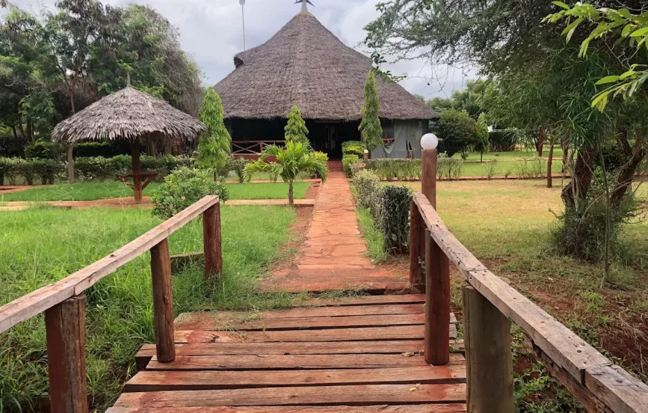 LAKE JIPE SAFARI CAMP ROOMS