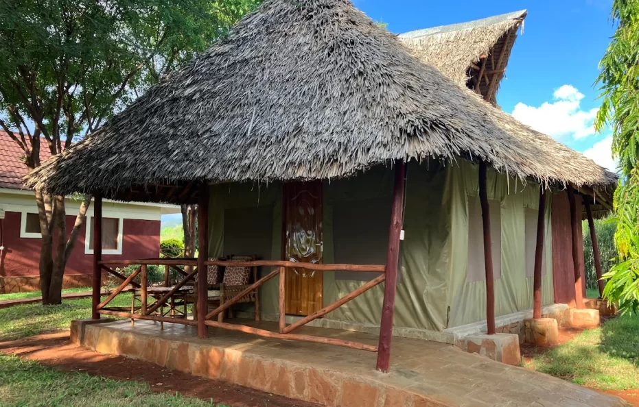 LAKE JIPE SAFARI CAMP ROOMS