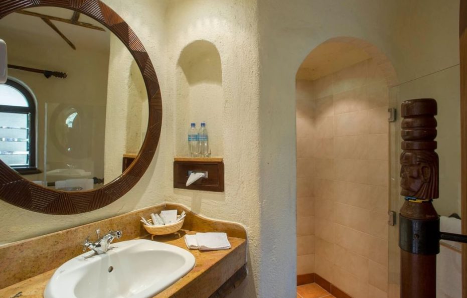 Serengeti Serena Safari Lodge Standard Triple Room